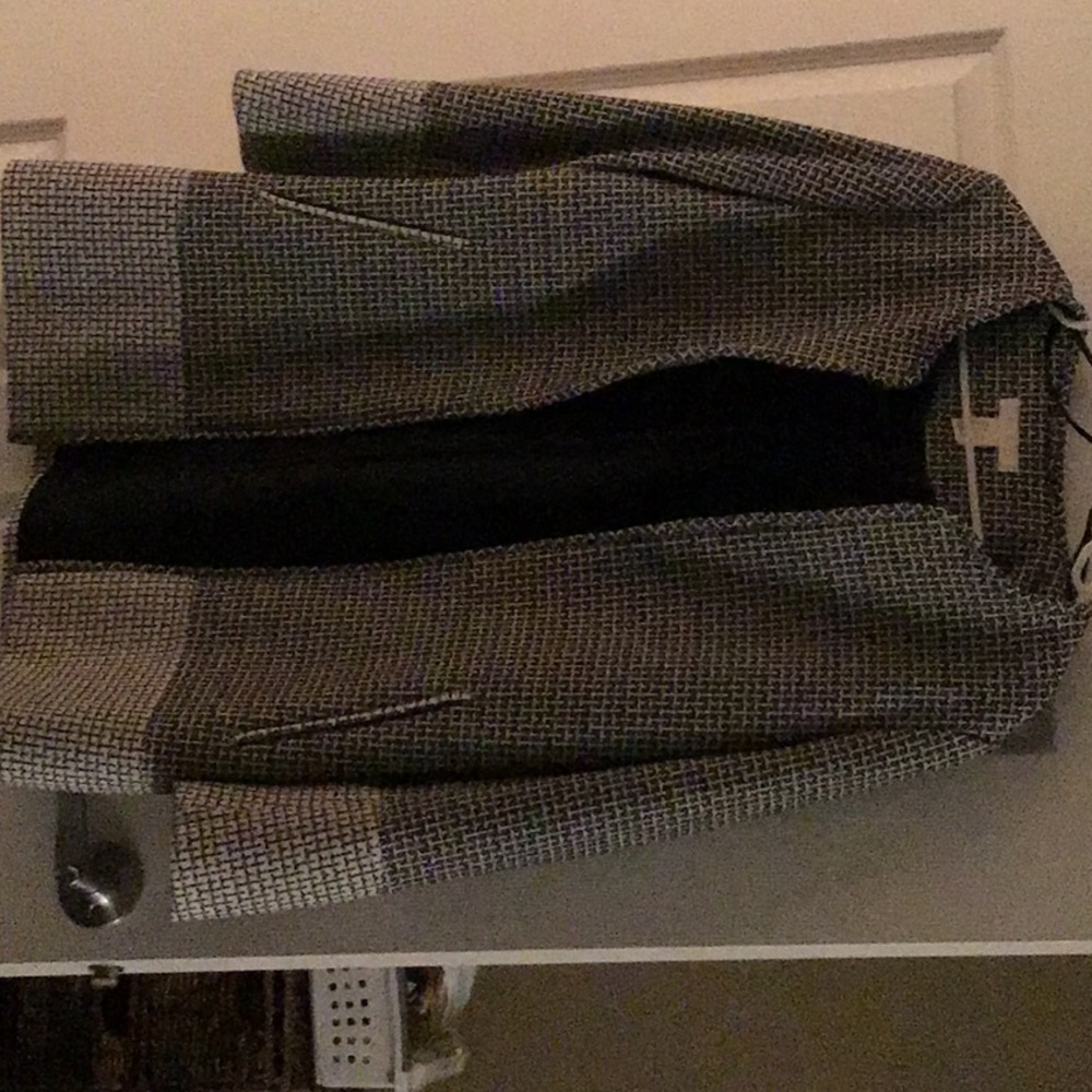 Light weight tweed jacket.
